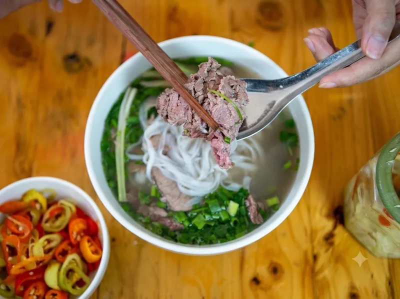 Calo trong phở thay đổi theo khẩu phần, tương tự nhiều món ăn Việt.